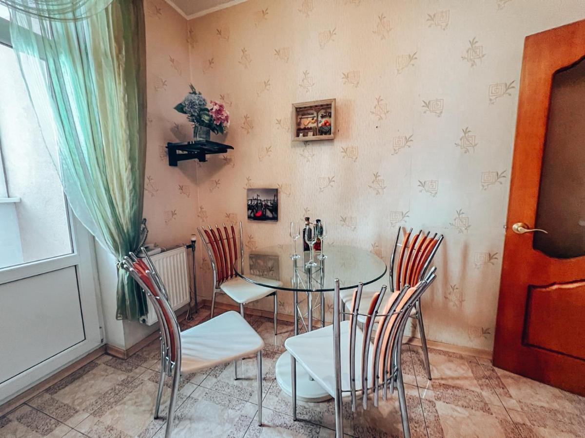Cozy Apartments On The Left Bank Kiev Luaran gambar
